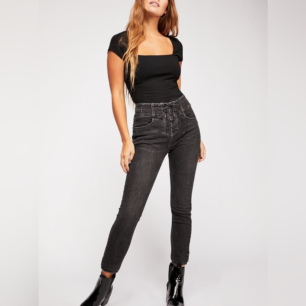 Free People We the Free CRVY collection lace up front high waisted jeans sz 30